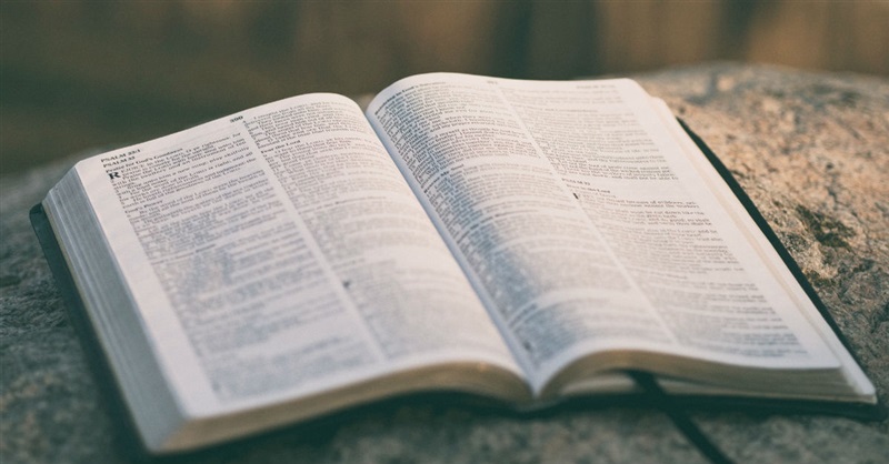 48556-bible-table-unsplash-800w-tn